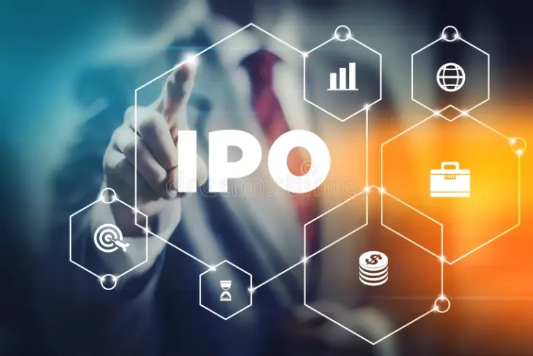 ipo-initial-public-offering-initial-public-offering-ipo-concept-image-businessman-selecting-stock-trading-interface-135508382